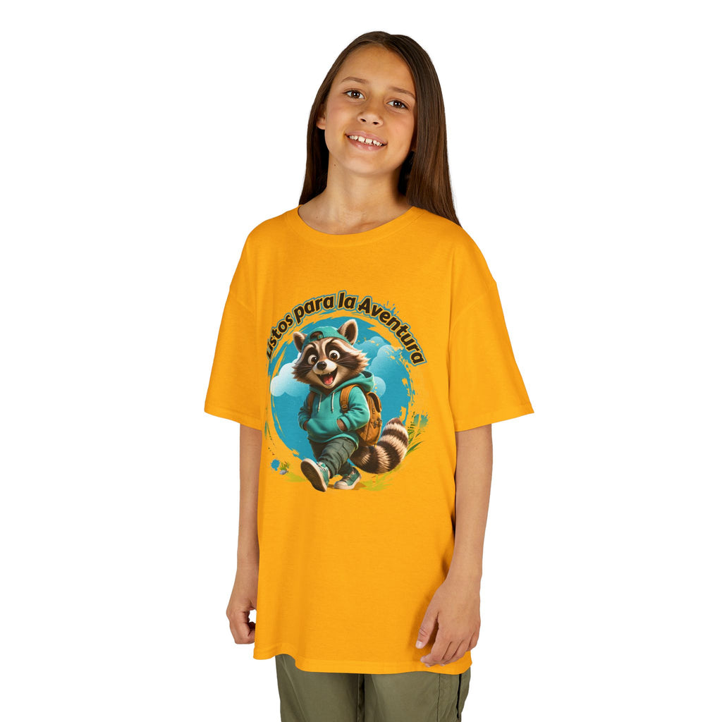 Kids Tee — "Listos para la Aventura" Cute Raccoon Explorer Graphic